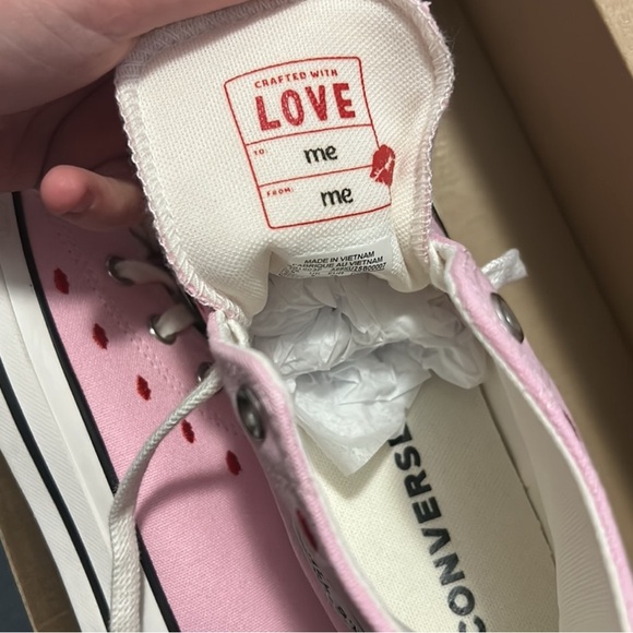 Women's valentine's day converse BRAND NEW - Picture 4 of 4